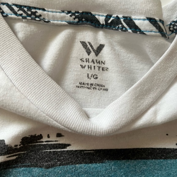 Dog on floaty white T-shirt - Picture 4 of 4